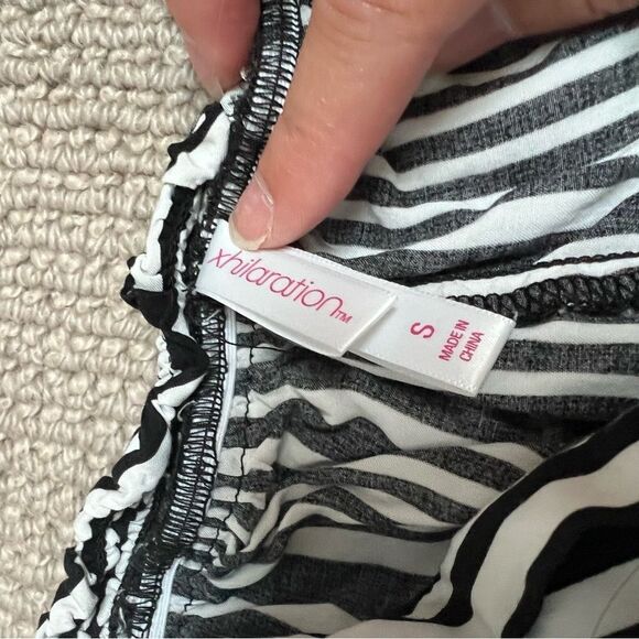 🍭6/$30 xhiliration black and white striped elastic waist belted shorts- Small - Picture 2 of 6